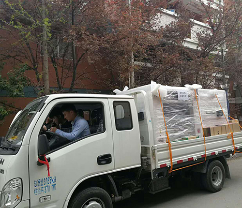 溫州客戶(hù)SMT設備專(zhuān)車(chē)送貨，貨到上門(mén)安裝調試